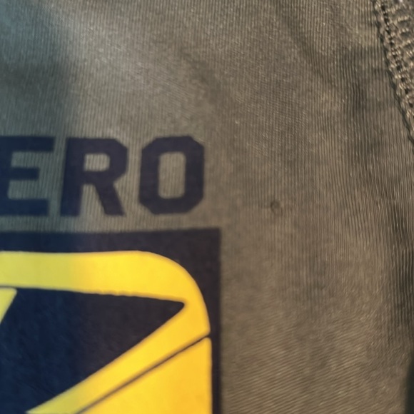 Lot of 3 size 6 Boys long sleeve active tops. Pokémon, Flash, Basketball boys - Picture 7 of 9